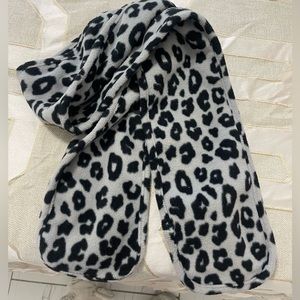 Girl scarf
